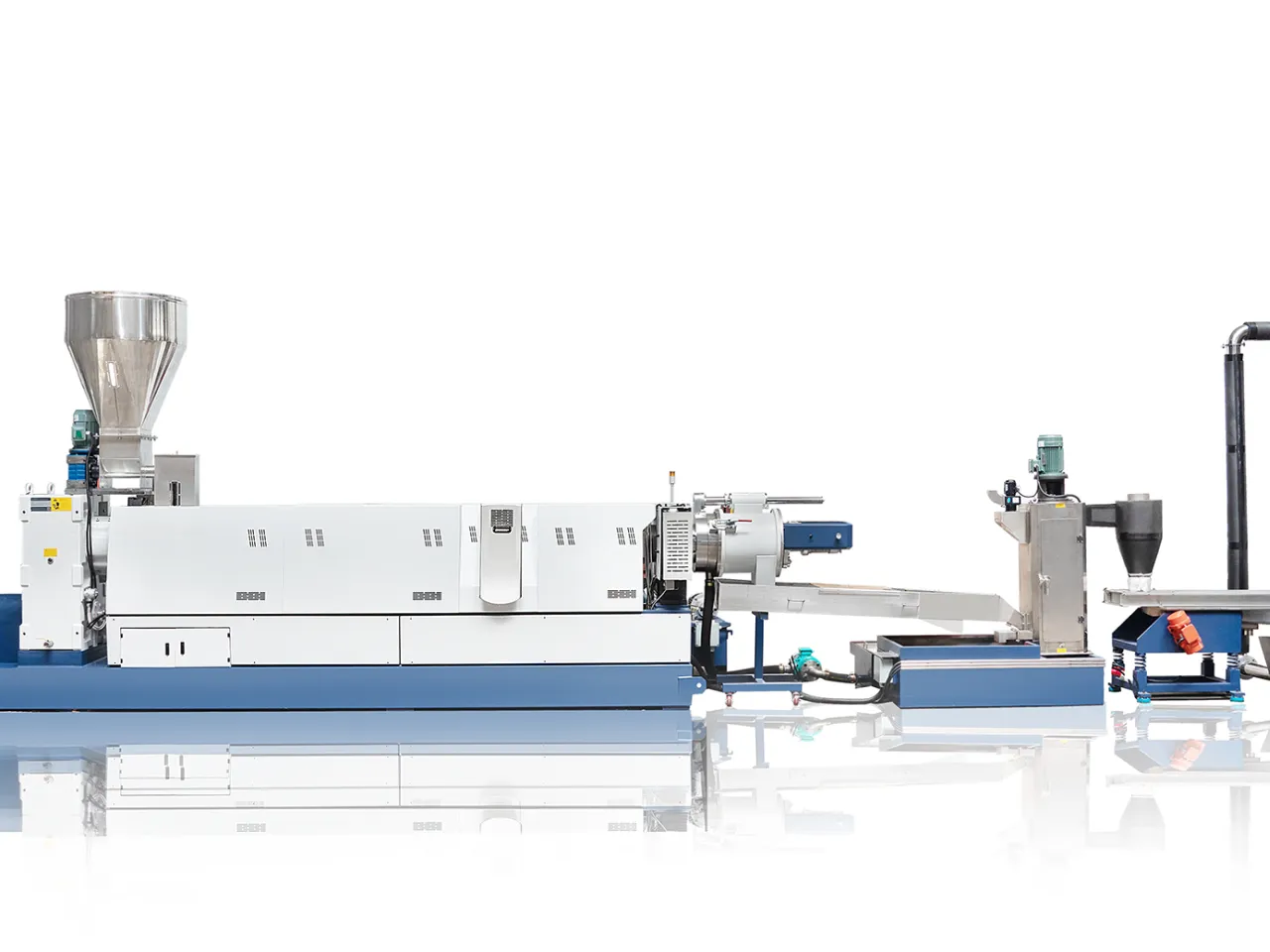 A long industrial single-screw plastic pelletizing machine, shown in white and blue, featuring a large feed hopper, a horizontal extrusion unit, and a pelletizing and collection system on the right.