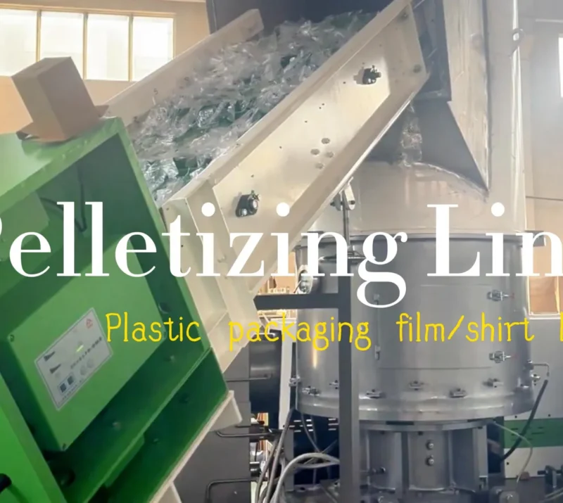 Funzionamento di prova della macchina per la pellettizzazione del riciclaggio di pellicole di plastica e sacchetti di camicie