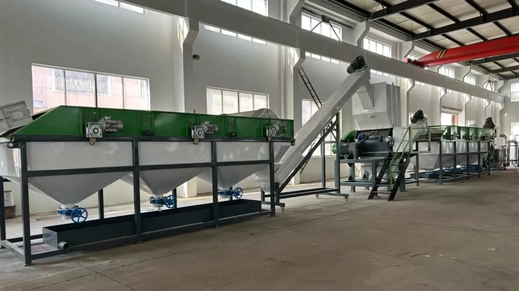 Linka na praní a recyklaci drcené PE fólie z PP